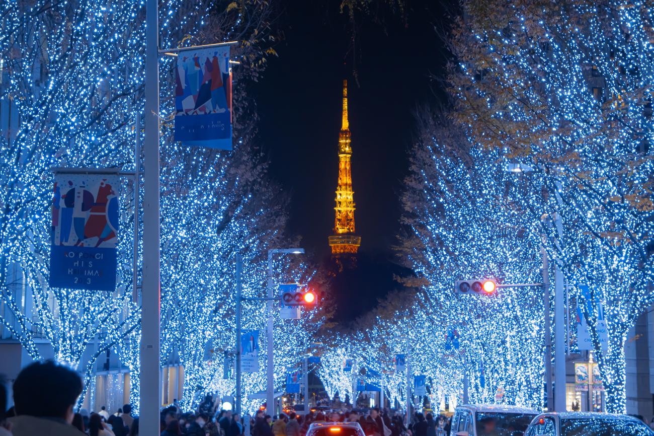 Keyakizaka Street illuminated in blue LEDs with Tokyo Tower in the background