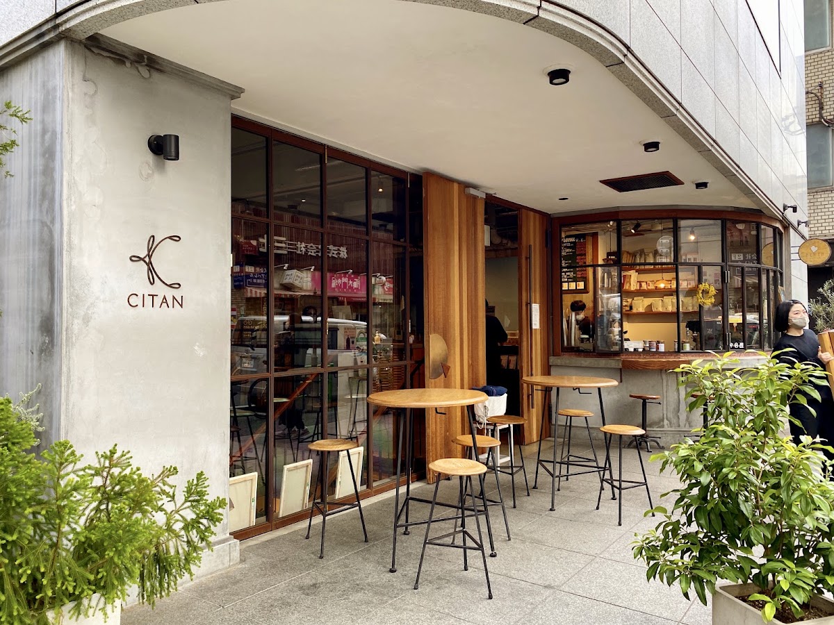 8 Best Cafes in Tokyo to Work, Study, and Eat Breakfast
