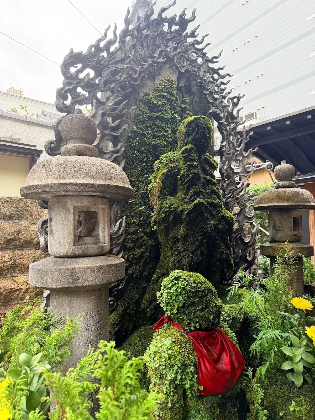 Hozenji Yokocho