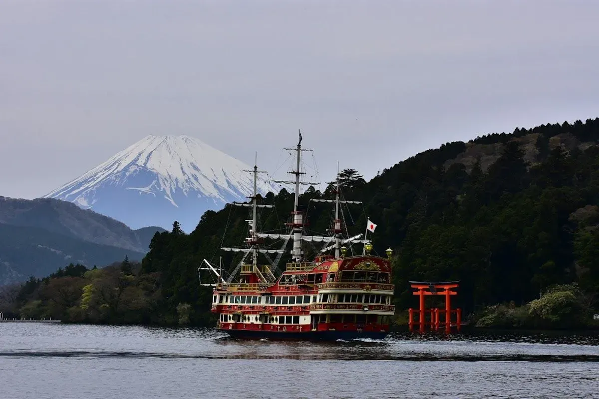 Lake Ashi 2
