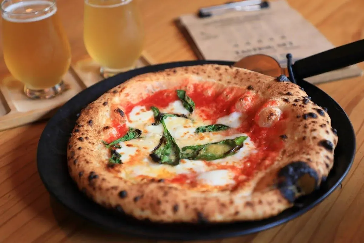 PUB STOP Pizza & Bar 3