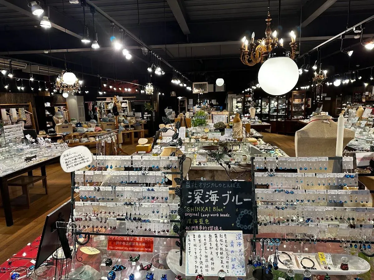 Hakone Maruyama (Wood Inlay Handicraft Store) 4