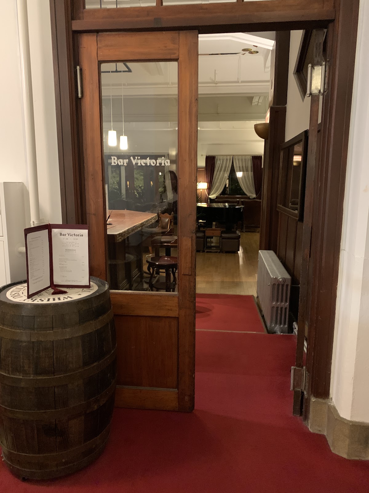 BAR VICTORIA 4