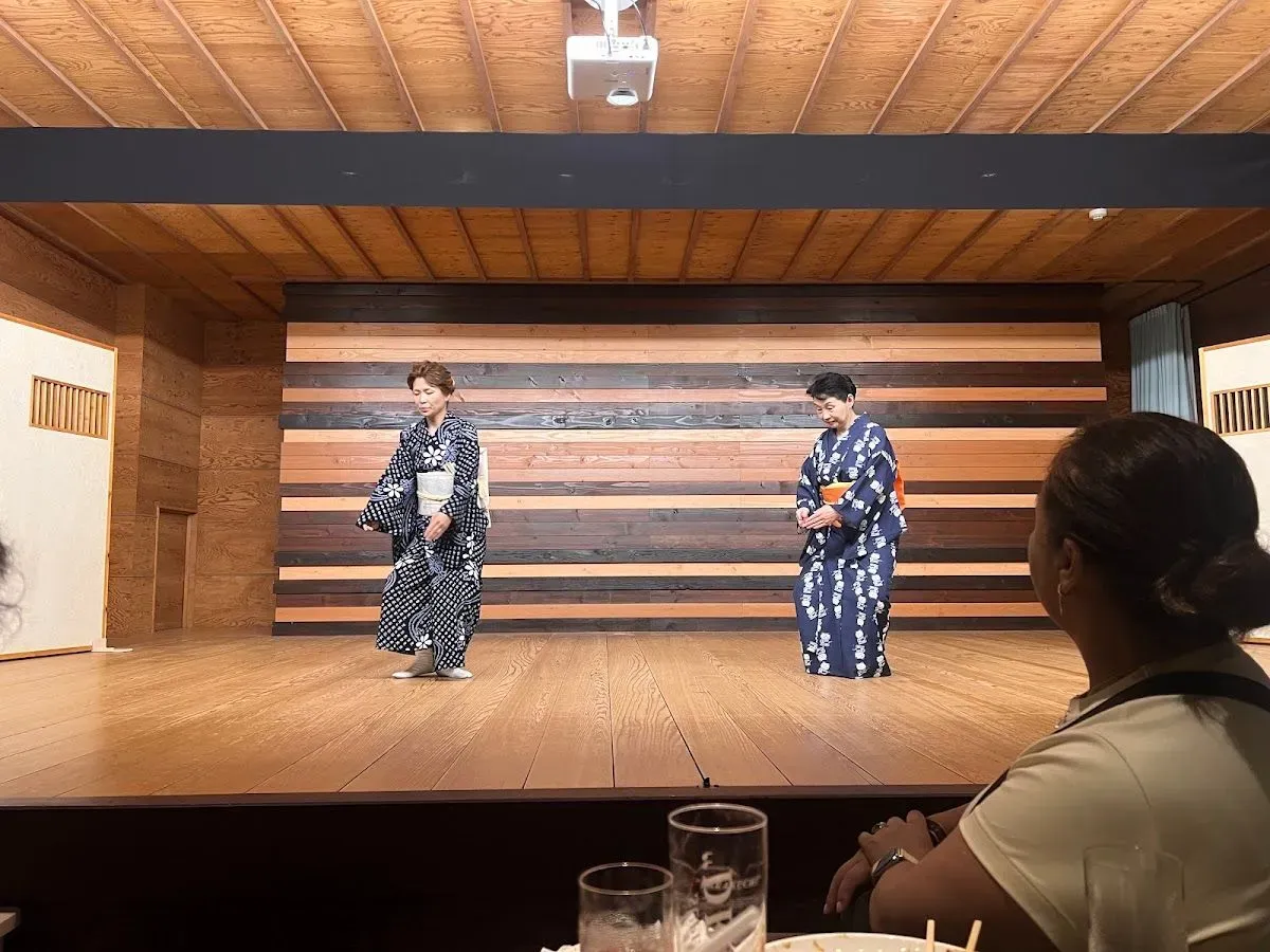 Hana Geisha Cafe Bar 2