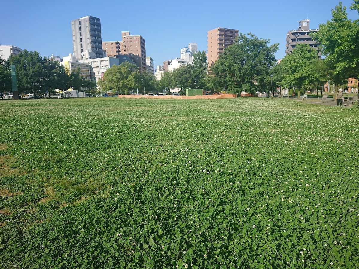Higashi-senda Park 4
