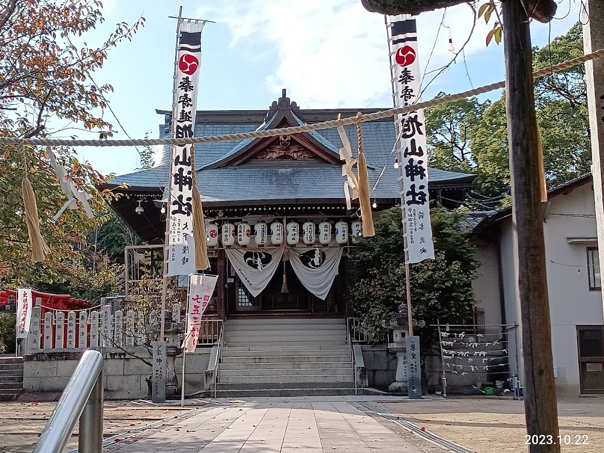 ズッコケ三人組のモニュメント(旭山神社) 3