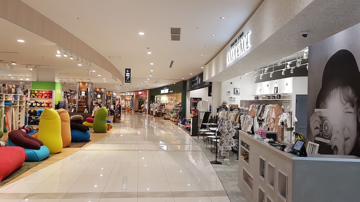 THE OUTLETS HIROSHIMA 3