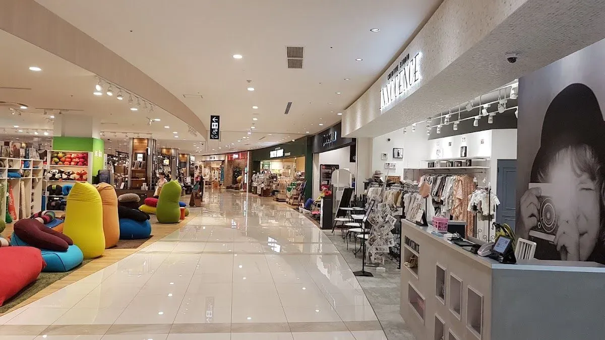 THE OUTLETS HIROSHIMA 3