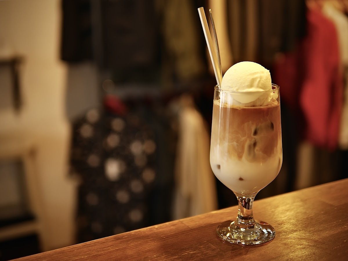 Side Stand Coffee 2