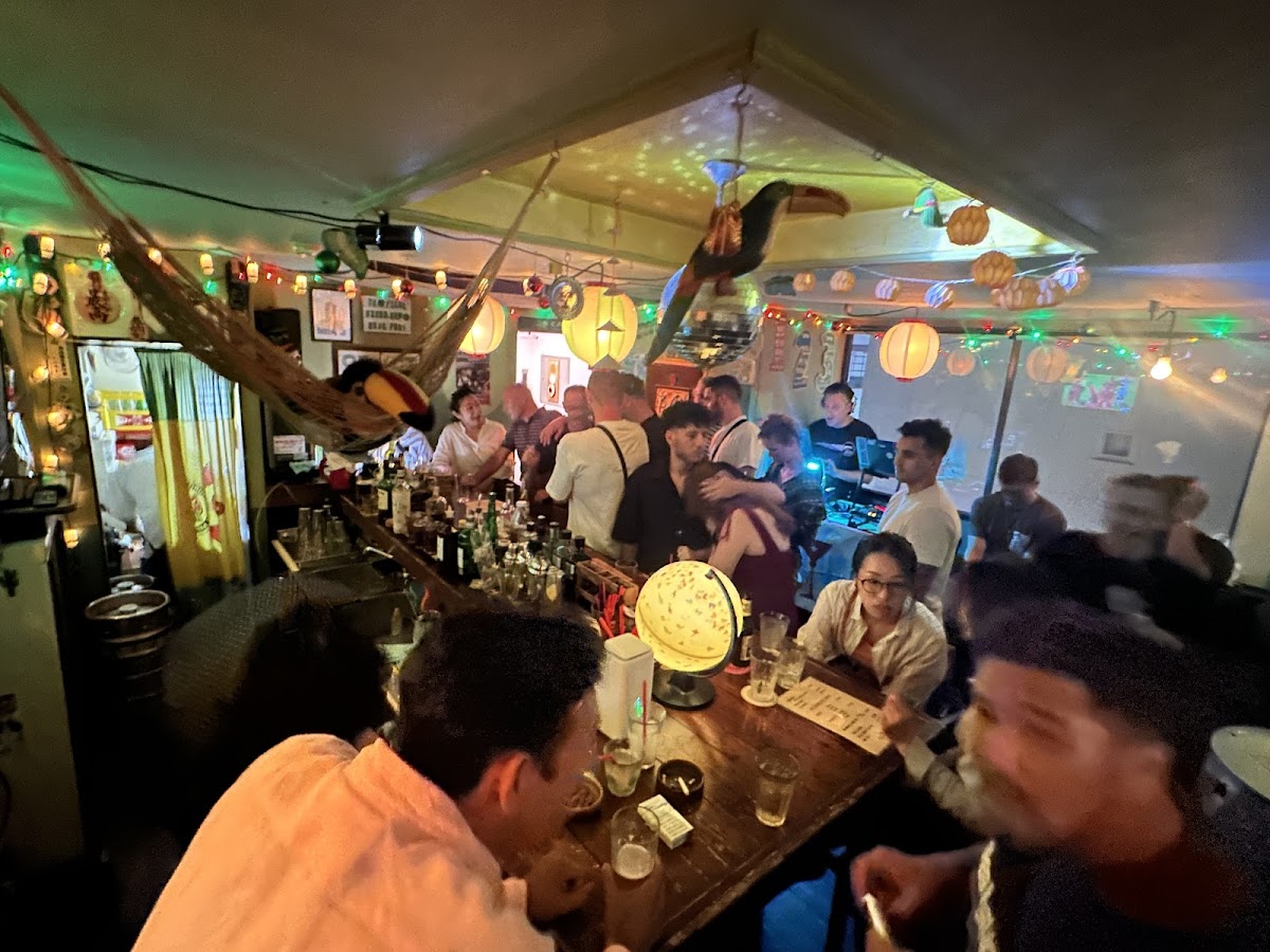 Tropical Bar Revolución 3