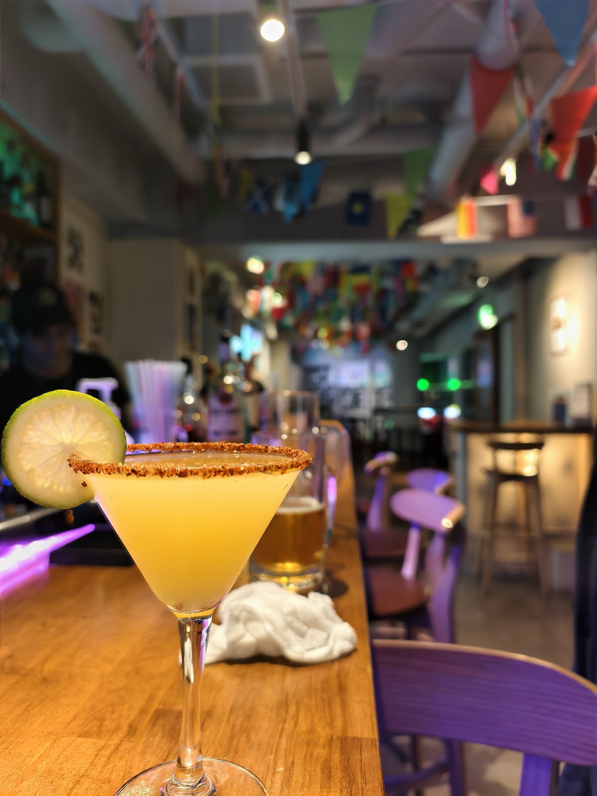Friendz International Bar & Grill 4