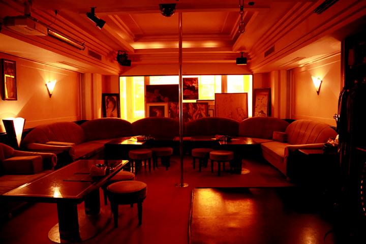 Bizarre Lounge BARBARA 2