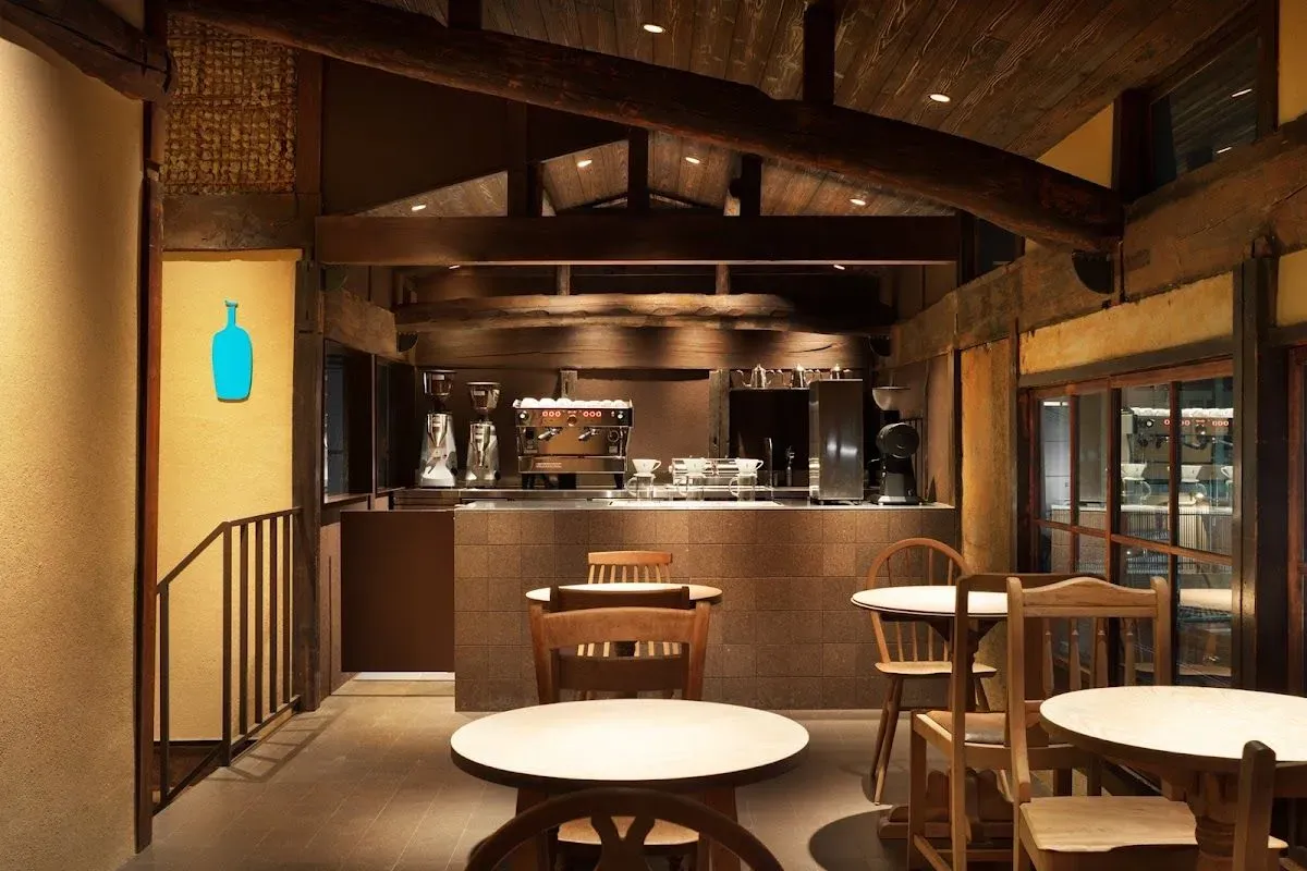 Blue Bottle Coffee - Kyoto Rokkaku Cafe