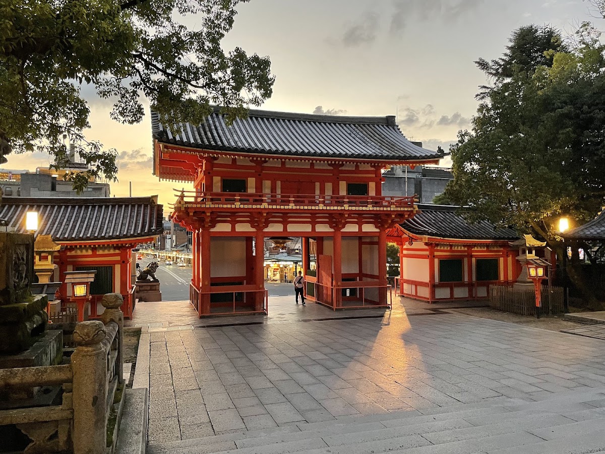 Yasaka Shrine 2