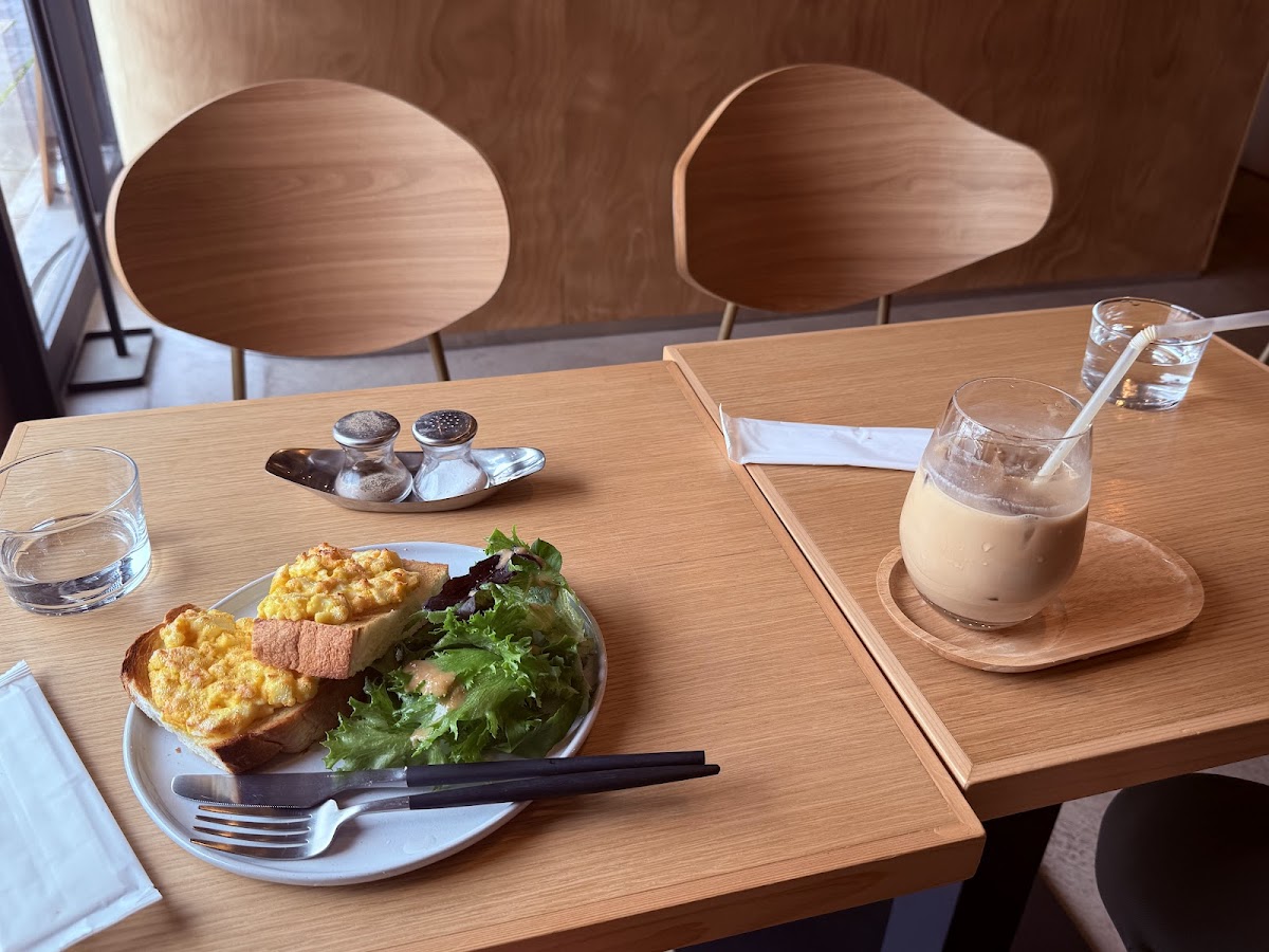 Kyoto cafe 33x7 2