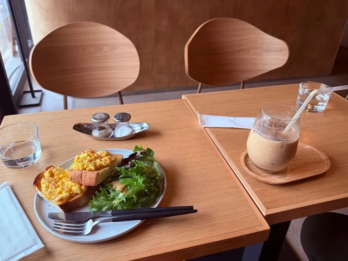 Kyoto cafe 33x7 2