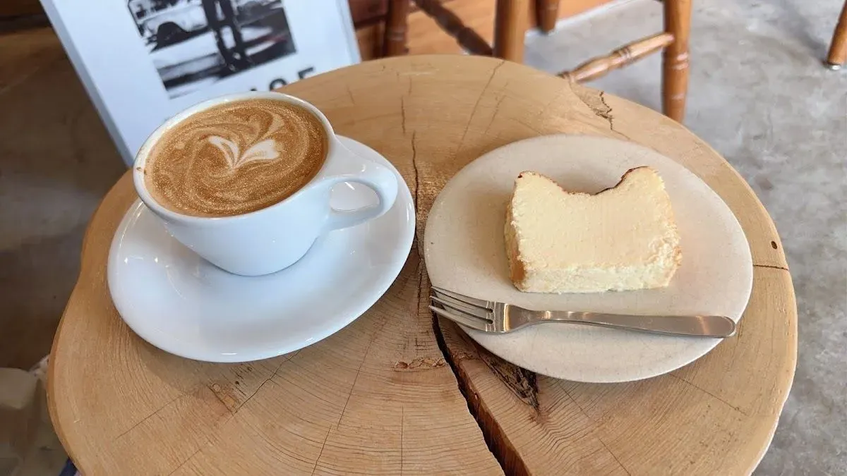 THE HOOD COFFEE 4