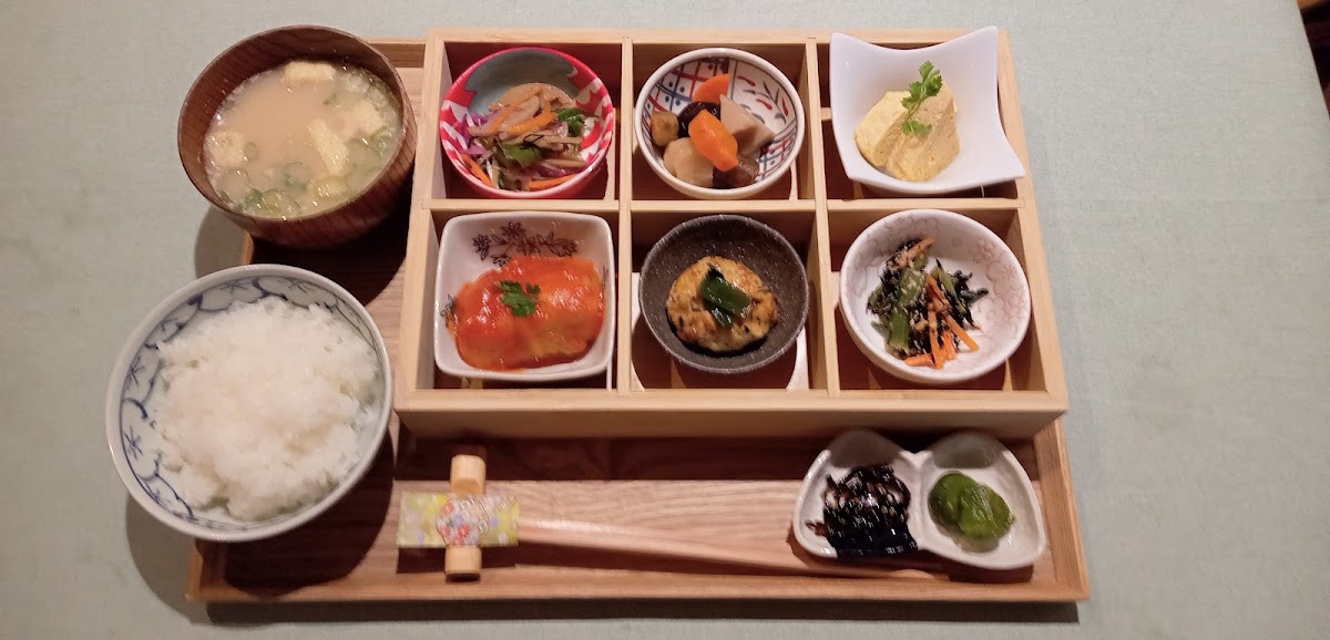 Raden Nara -Japanese style RiceBall & local dishes- 3