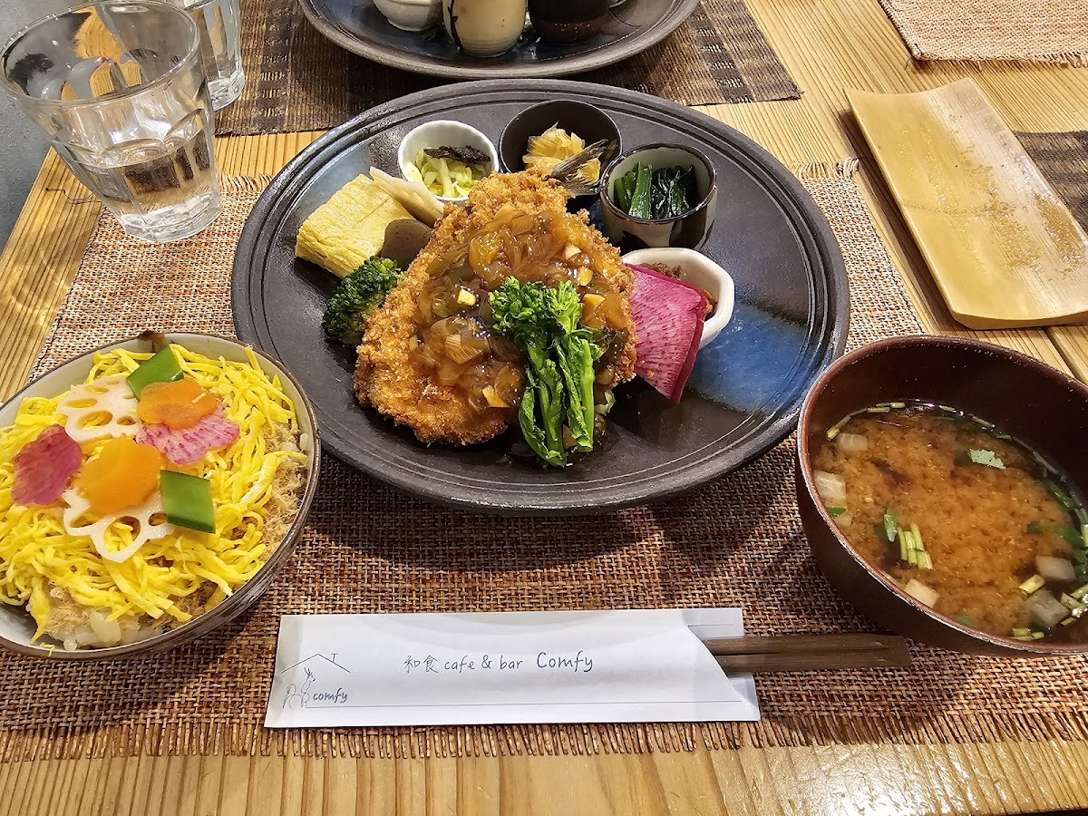 Comfy - Japanese Café & Bar 4