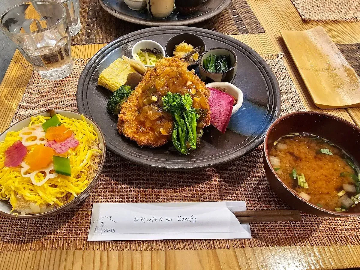 Comfy - Japanese Café & Bar 4