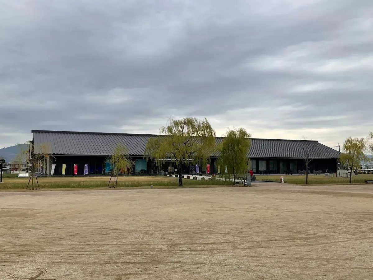 Suzakumon Gate 4
