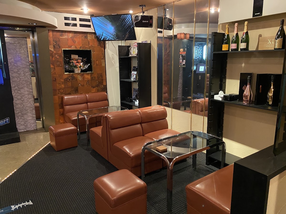 Bar Garage 4