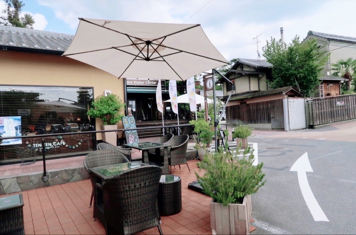 Ten. Ten. Cafe