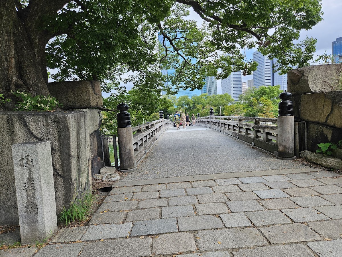 Gokuraku-bashi Bridge 3