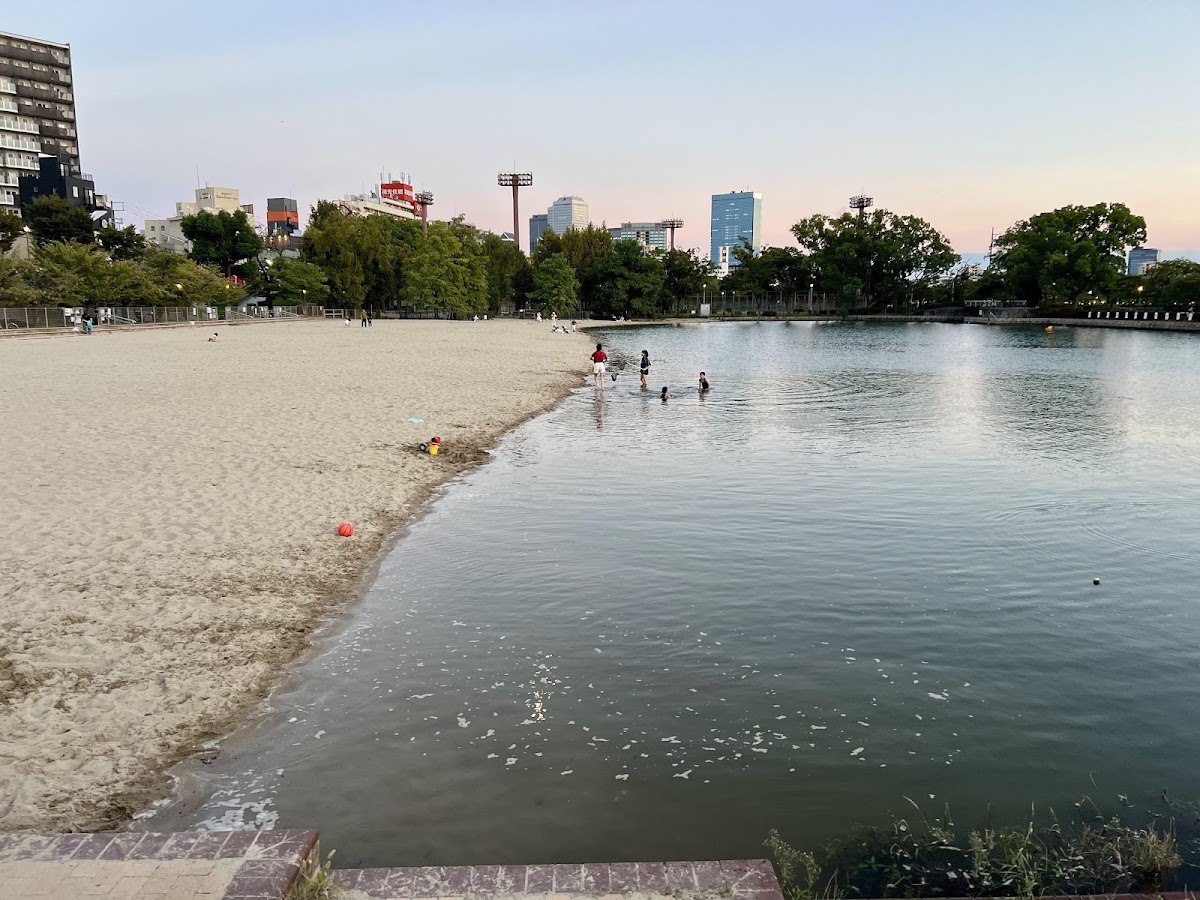 Osaka Waterfront Park “Sakuranomiya Beach” 2