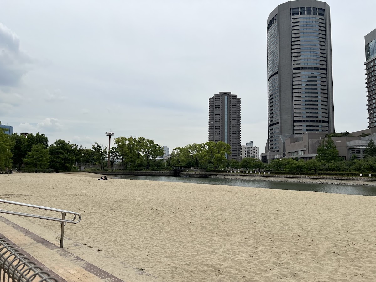 Osaka Waterfront Park “Sakuranomiya Beach” 3