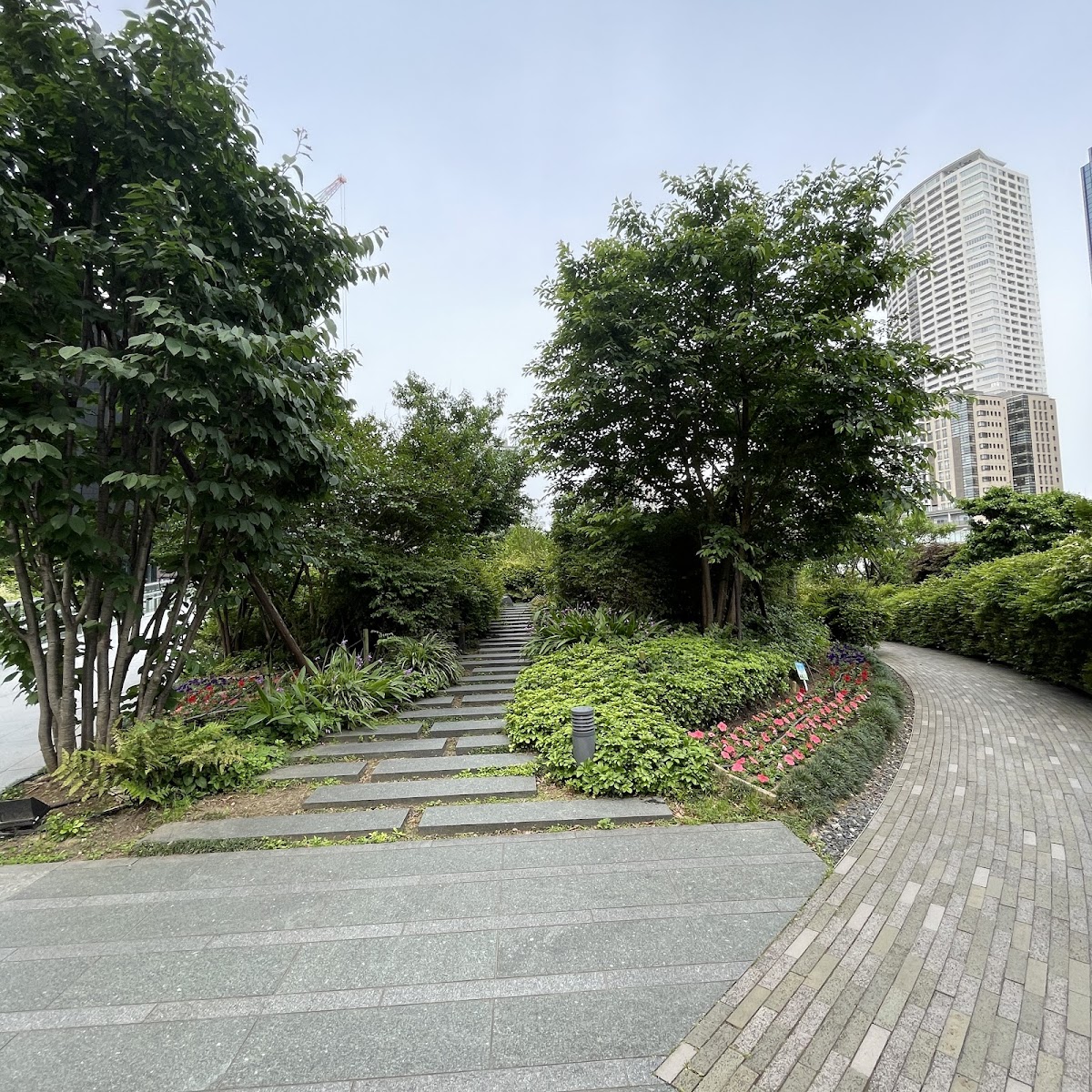 Nakanoshima-shikinooka Park
