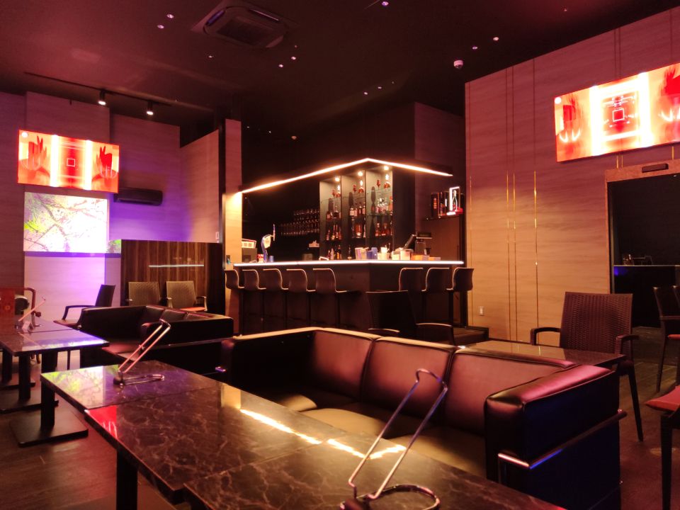 R3 Club Lounge 3