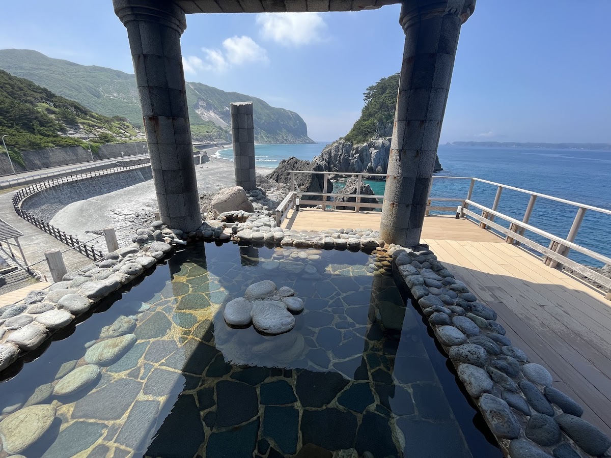 Yunohama Open-Air Hot Spring 3