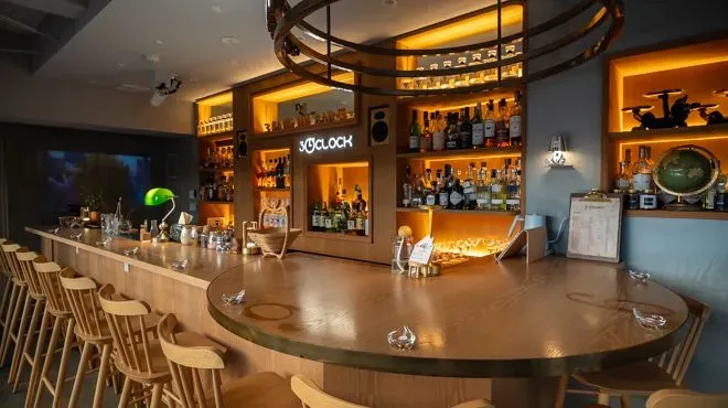 Bar 3o’clock