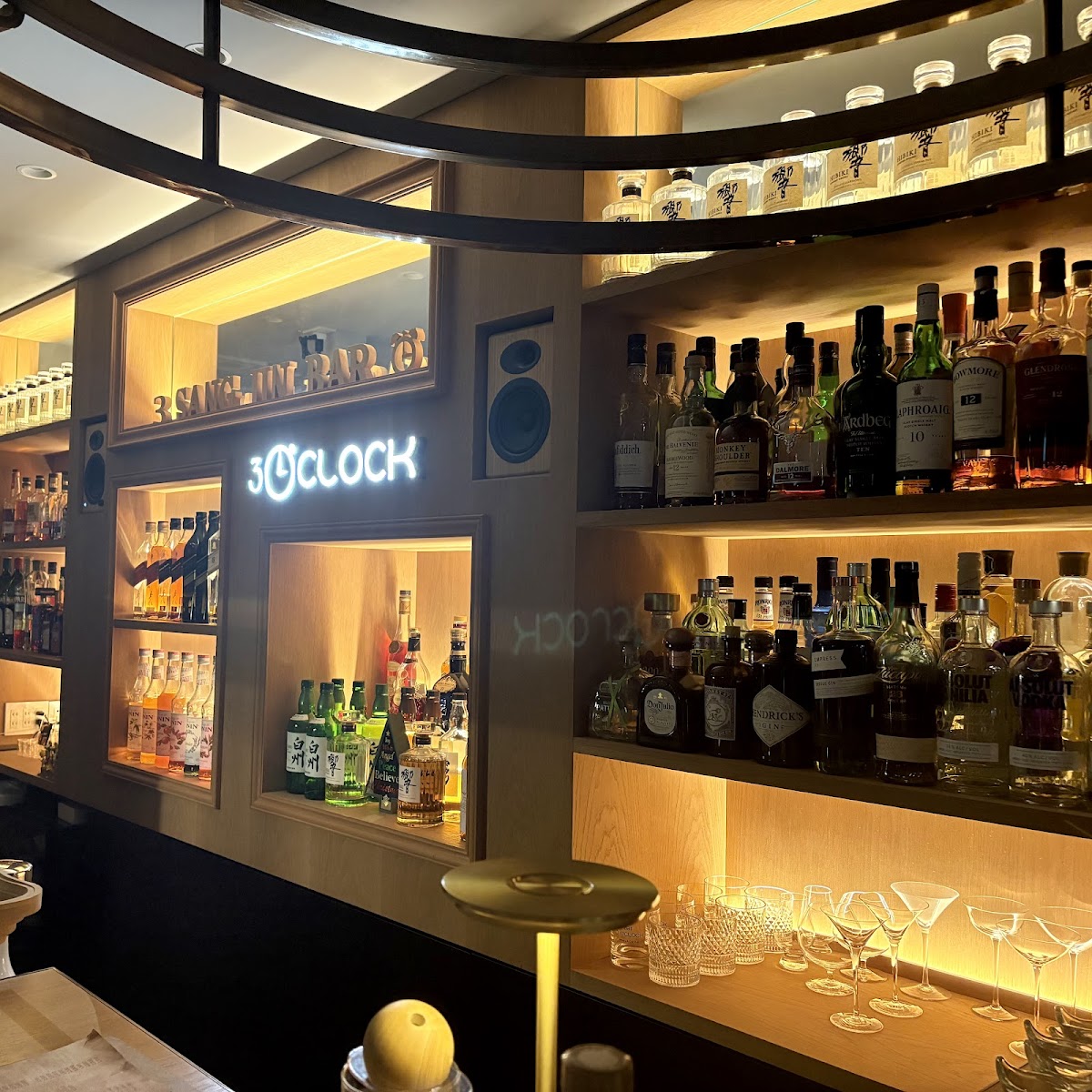 Bar 3o’clock 3