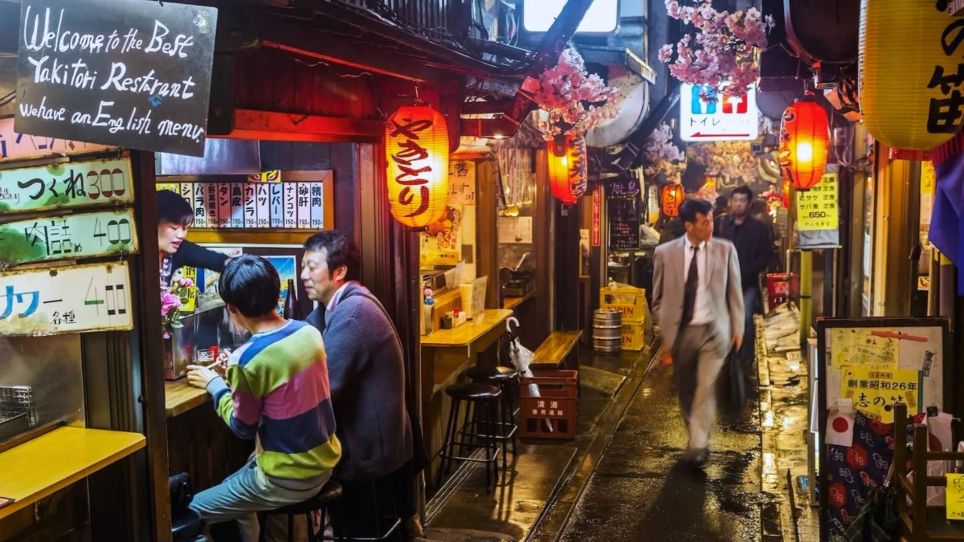 Shinjuku Night Tour - Explore Tokyo's Vibrant Nightlife Scene in Shinjuku, Japan — photo 3