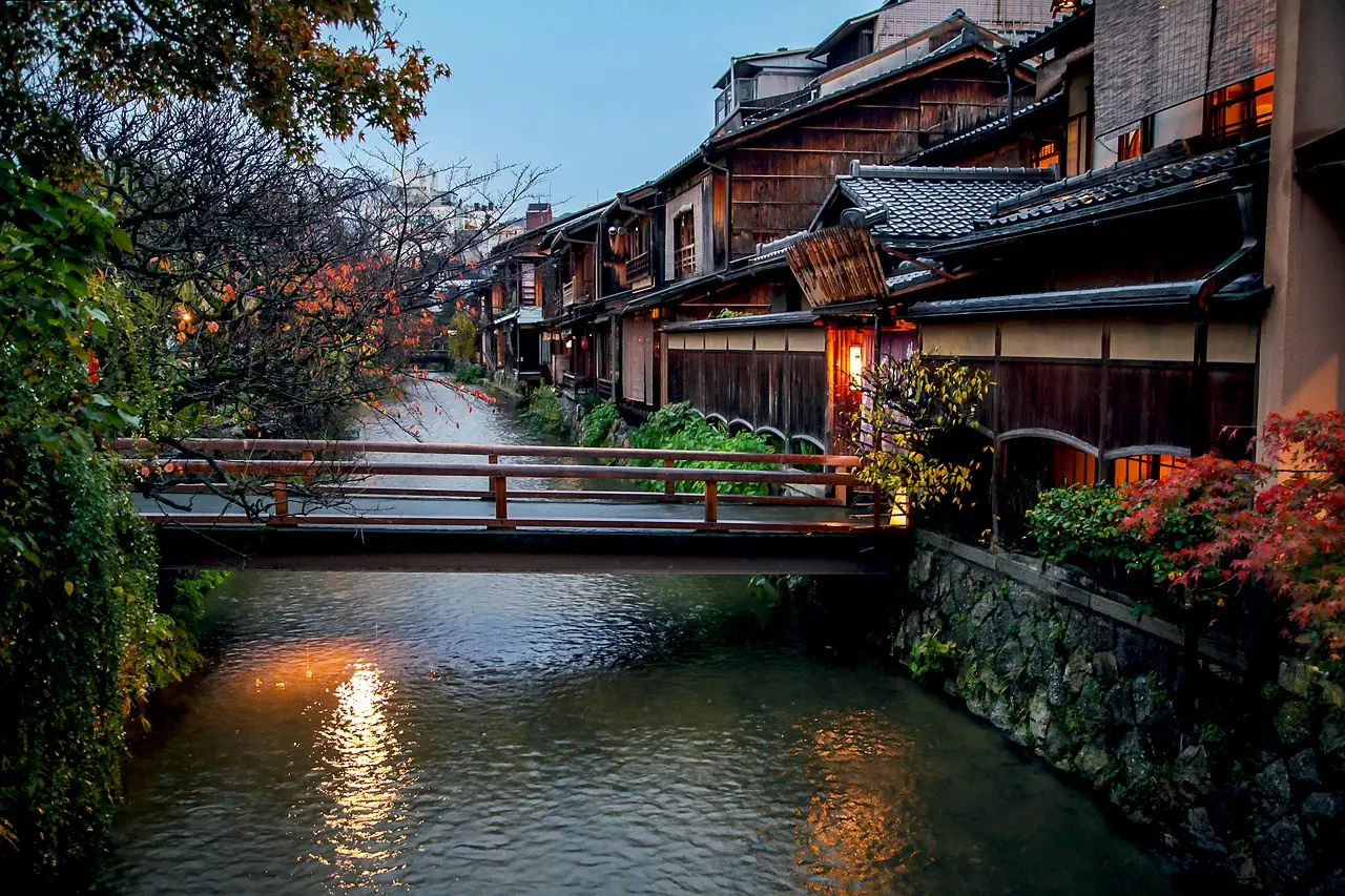 Private Kyoto Introduction Tour — Gion & Historic Streets in Gion, Higashiyama, Japan — photo 4